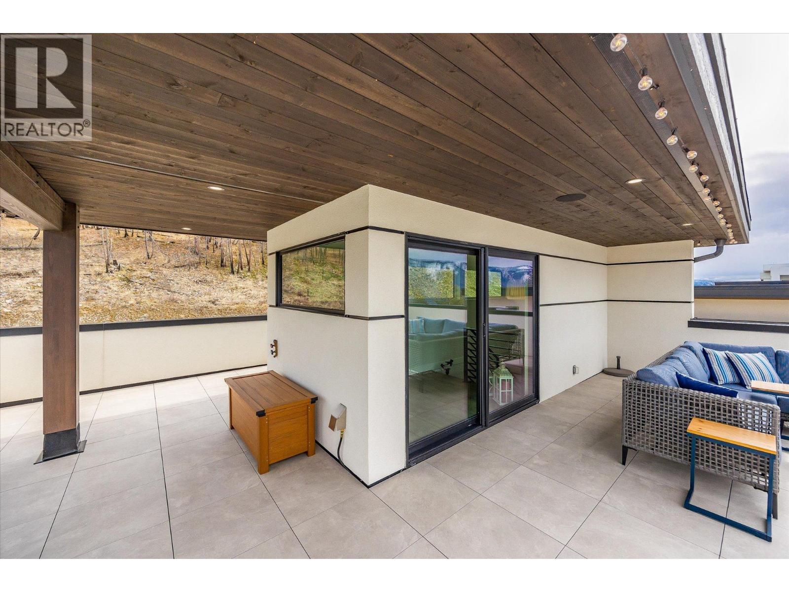  10058 Beacon Hill Drive, Lake Country