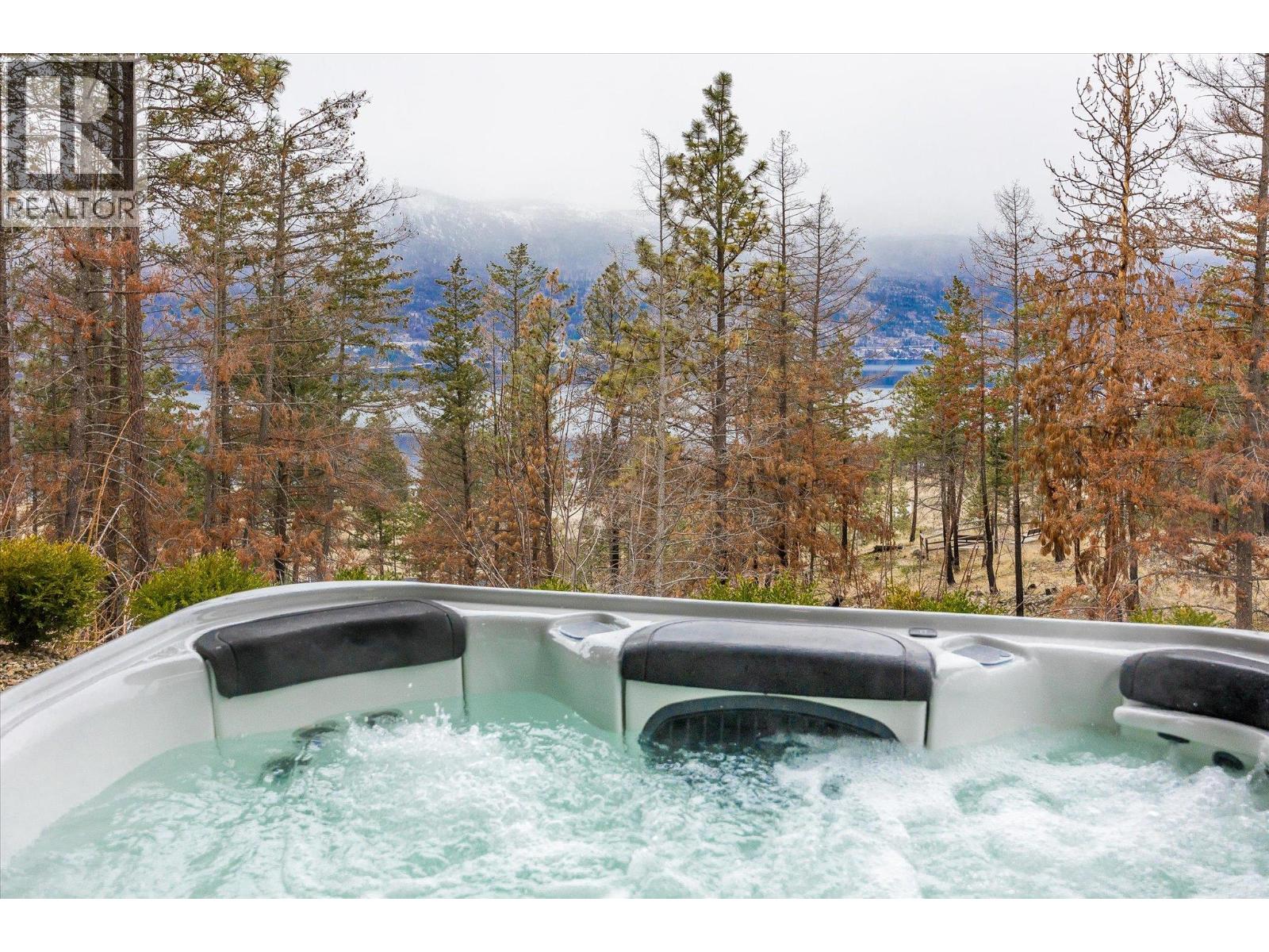  10058 Beacon Hill Drive, Lake Country