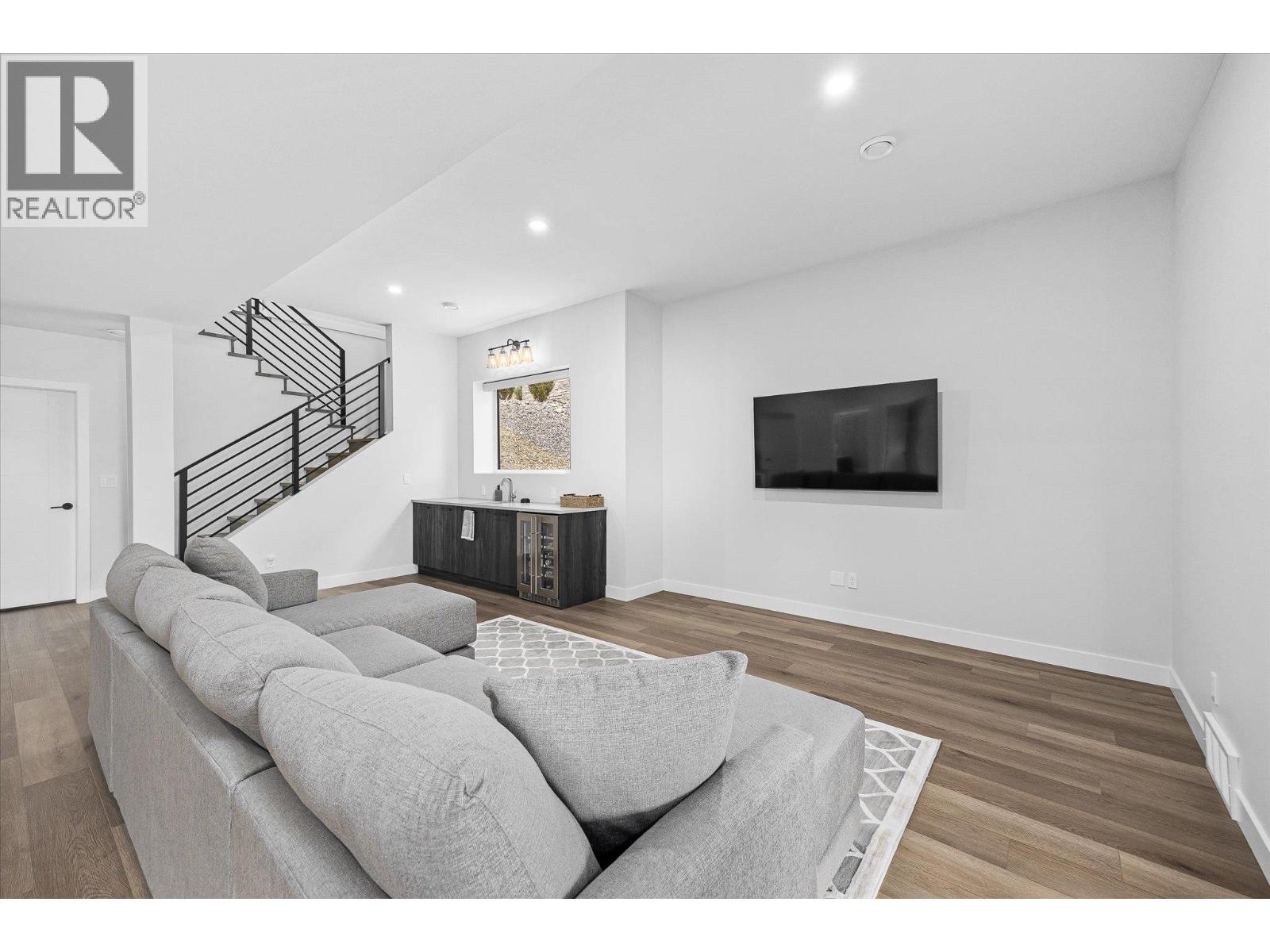  10058 Beacon Hill Drive, Lake Country