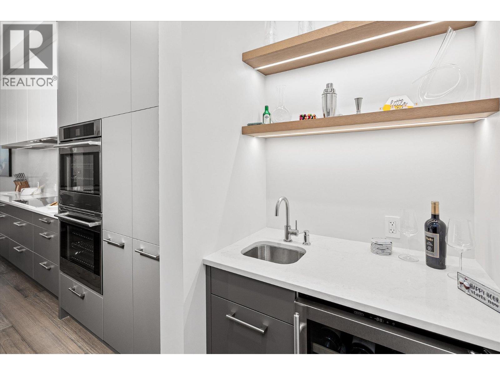  10058 Beacon Hill Drive, Lake Country