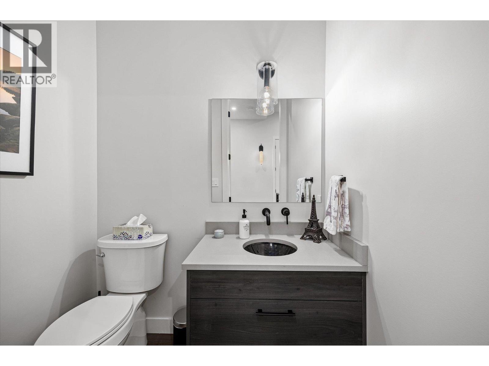  10058 Beacon Hill Drive, Lake Country