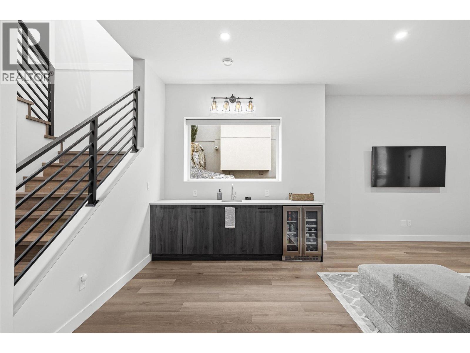  10058 Beacon Hill Drive, Lake Country