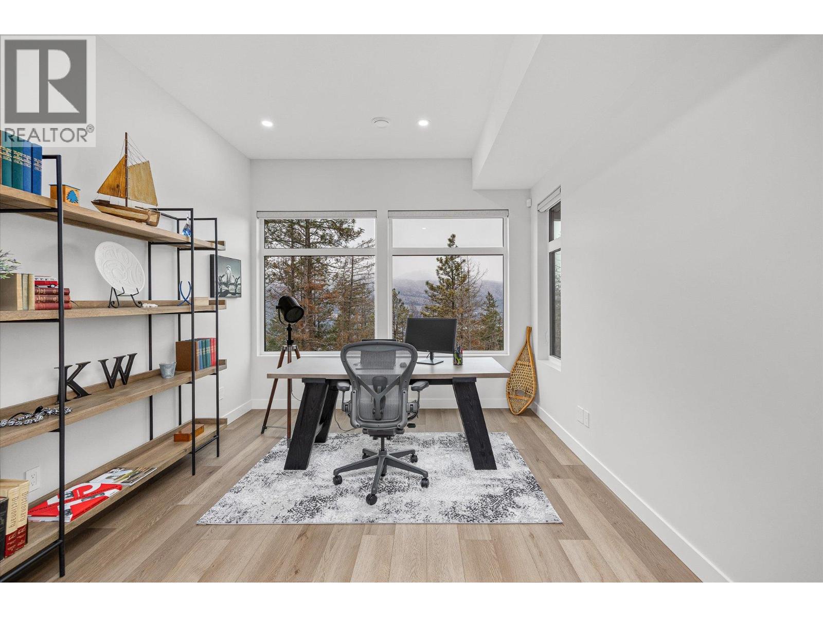  10058 Beacon Hill Drive, Lake Country