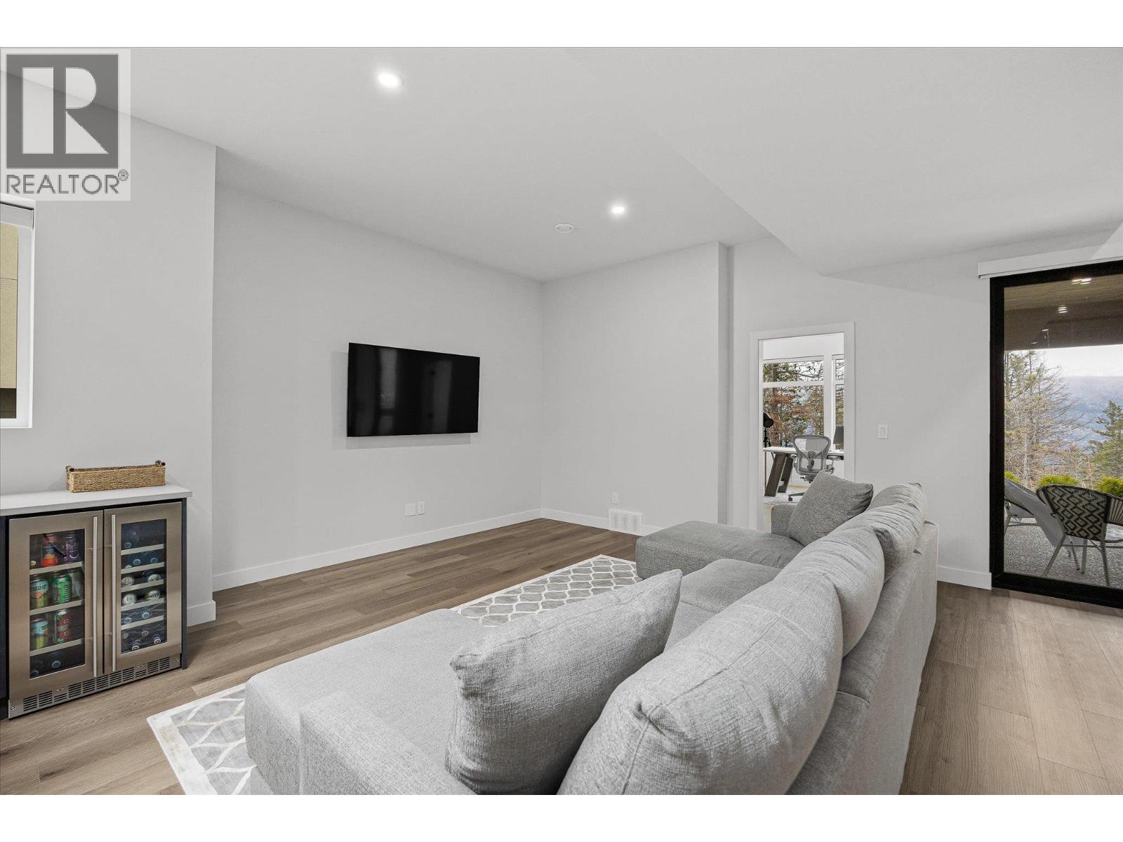  10058 Beacon Hill Drive, Lake Country