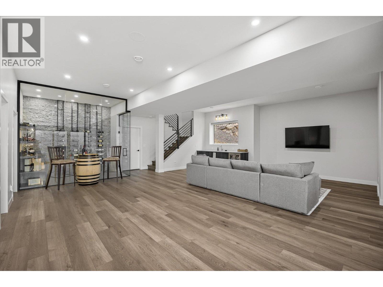  10058 Beacon Hill Drive, Lake Country