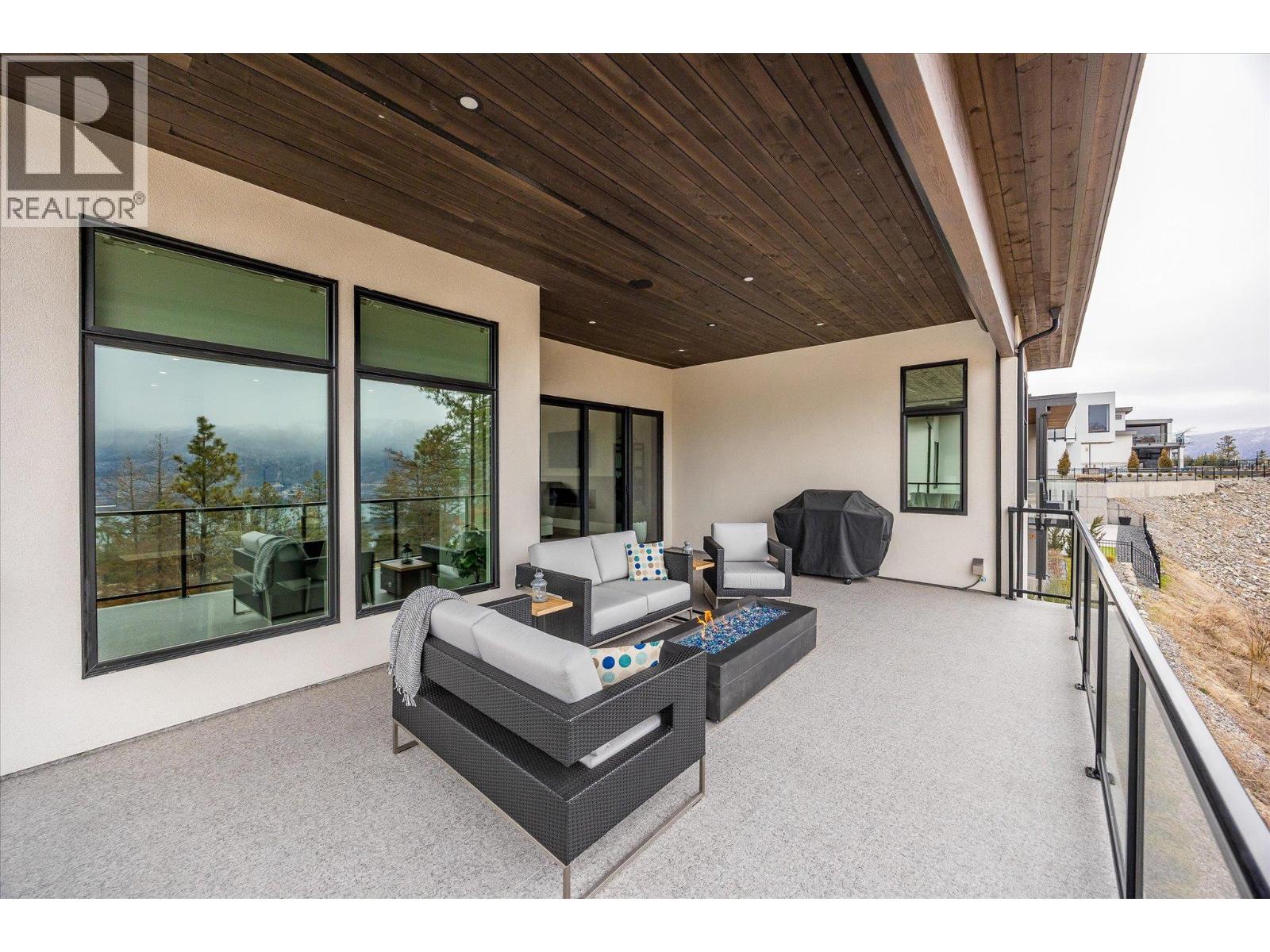  10058 Beacon Hill Drive, Lake Country