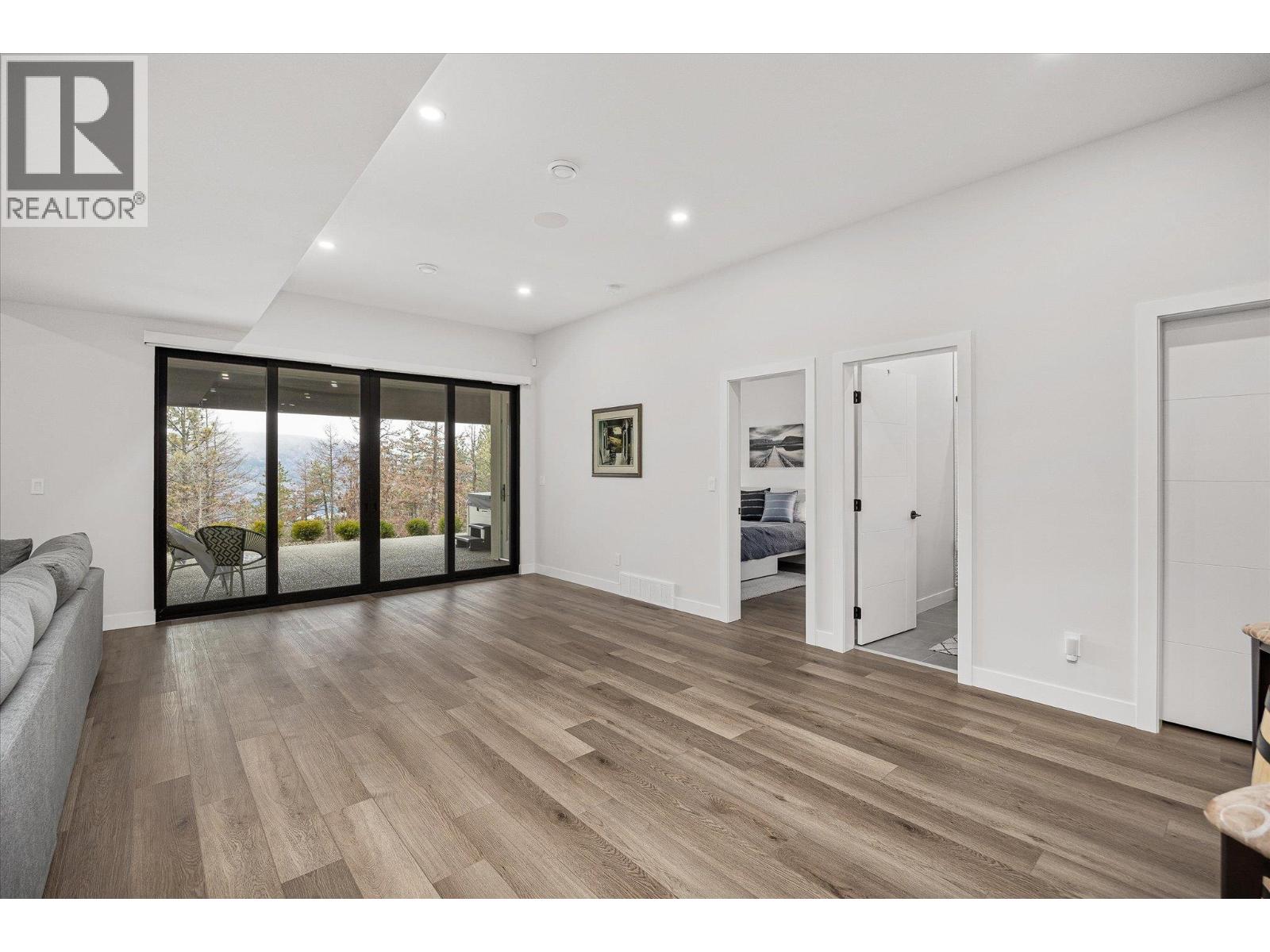  10058 Beacon Hill Drive, Lake Country