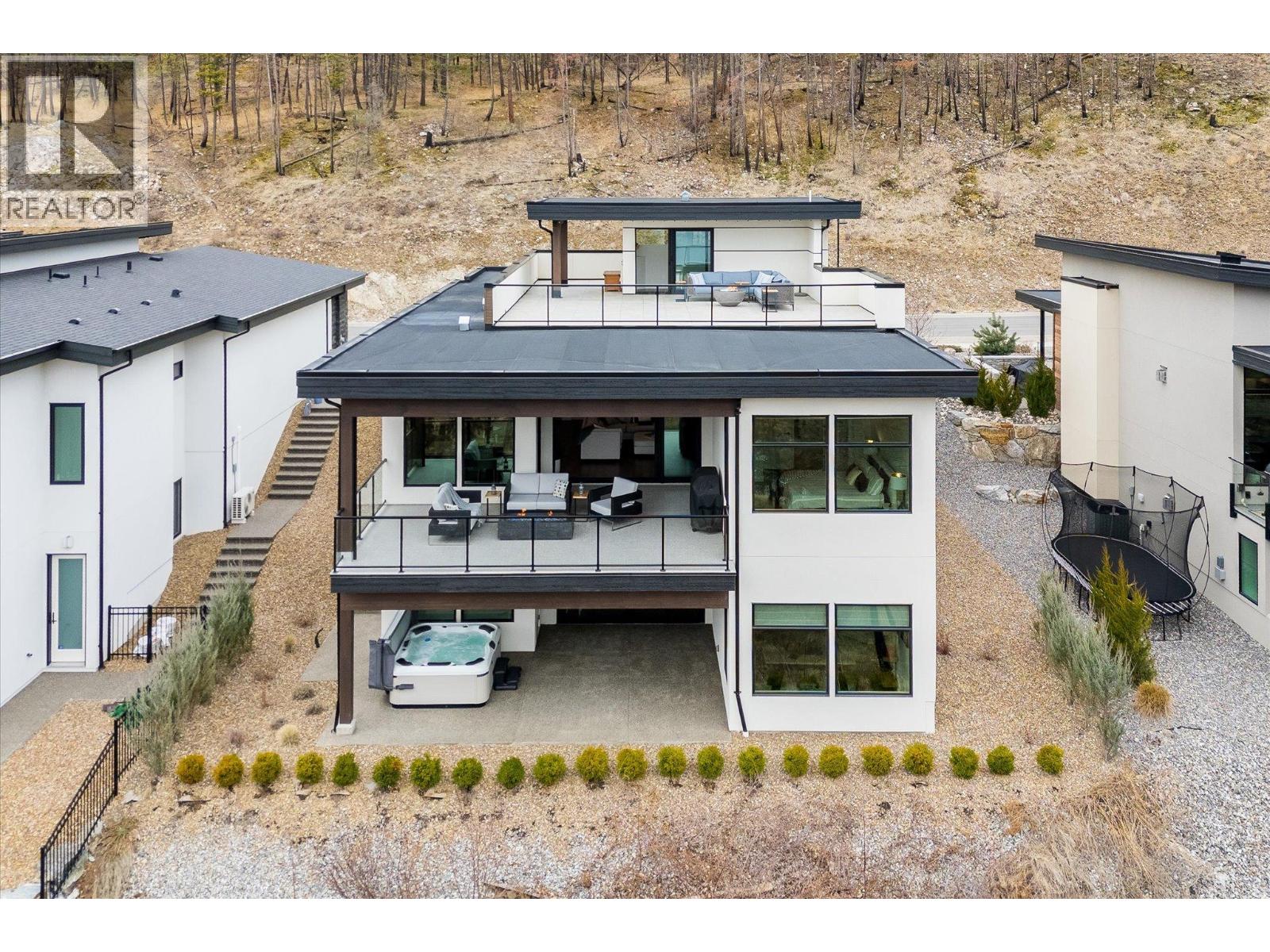  10058 Beacon Hill Drive, Lake Country