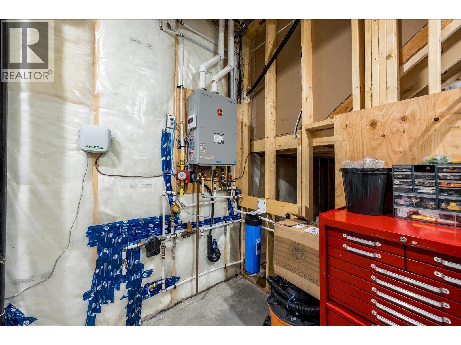  10058 Beacon Hill Drive, Lake Country