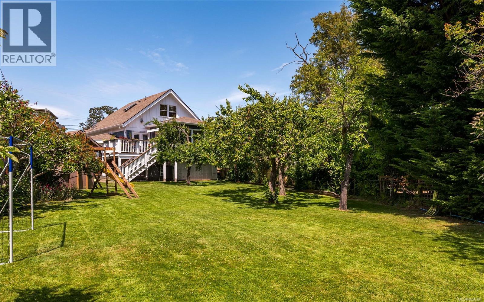 2161 Fair St - Photo 2 of 35, Oak Bay, British Columbia