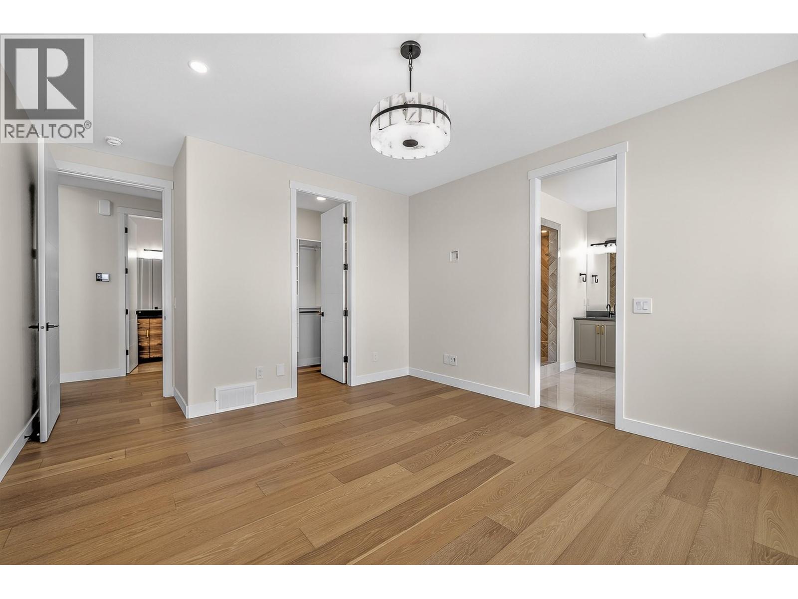 2140 LINFIELD Drive, Kamloops