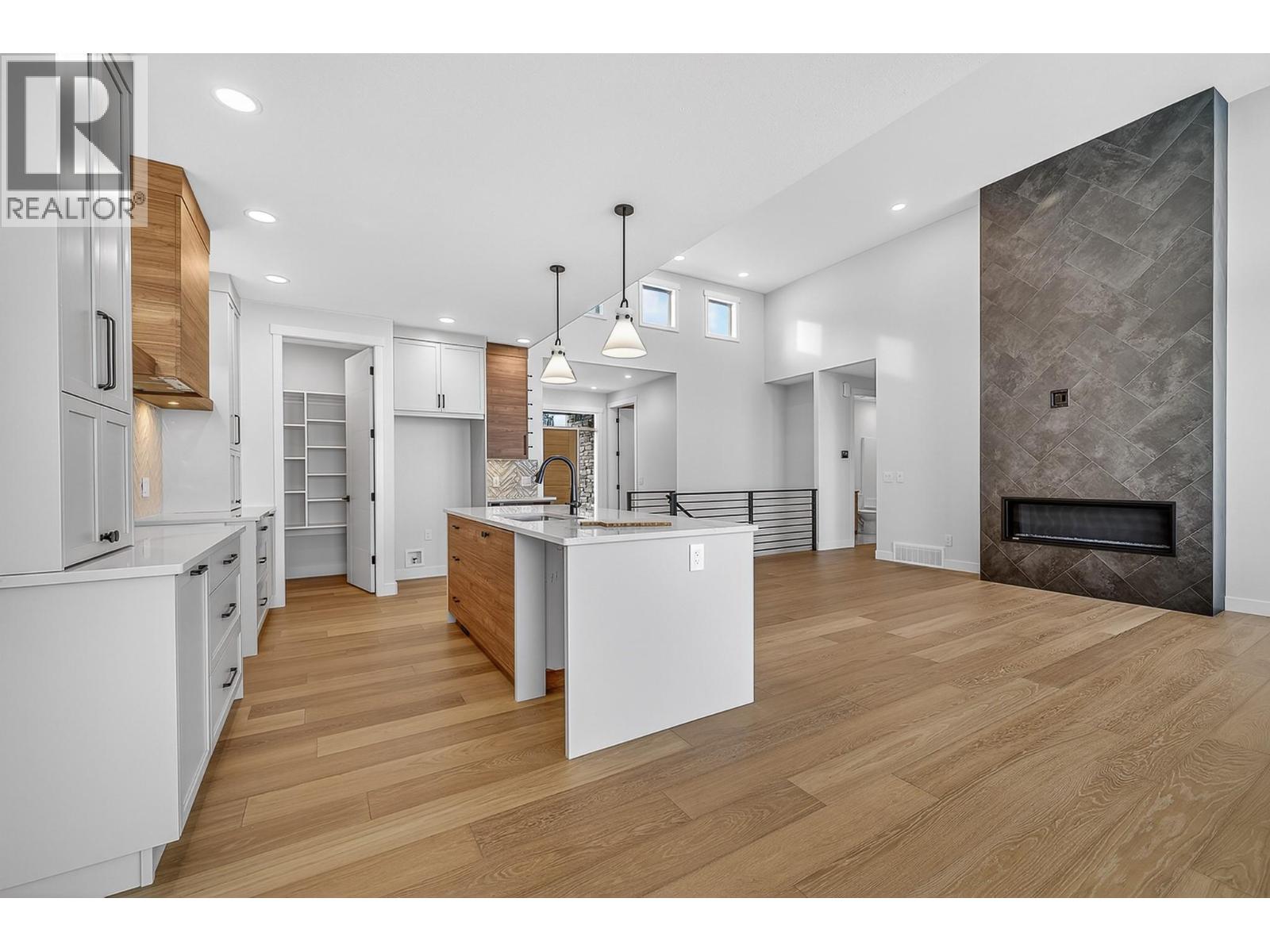 2140 LINFIELD Drive, Kamloops