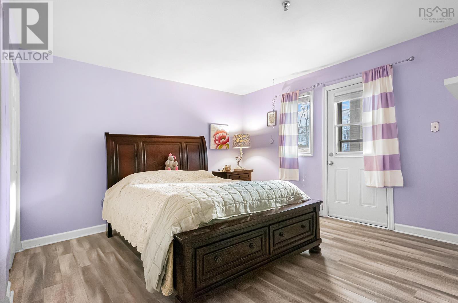 Property 18 of 38 of 104 158 Farnham Gate Road