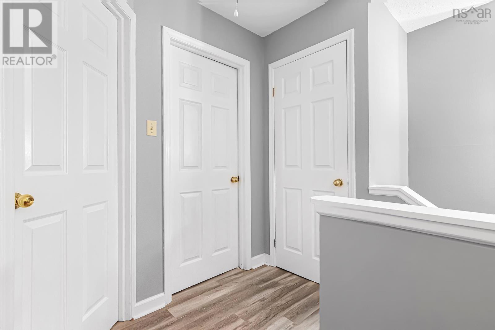 Property 23 of 38 of 104 158 Farnham Gate Road