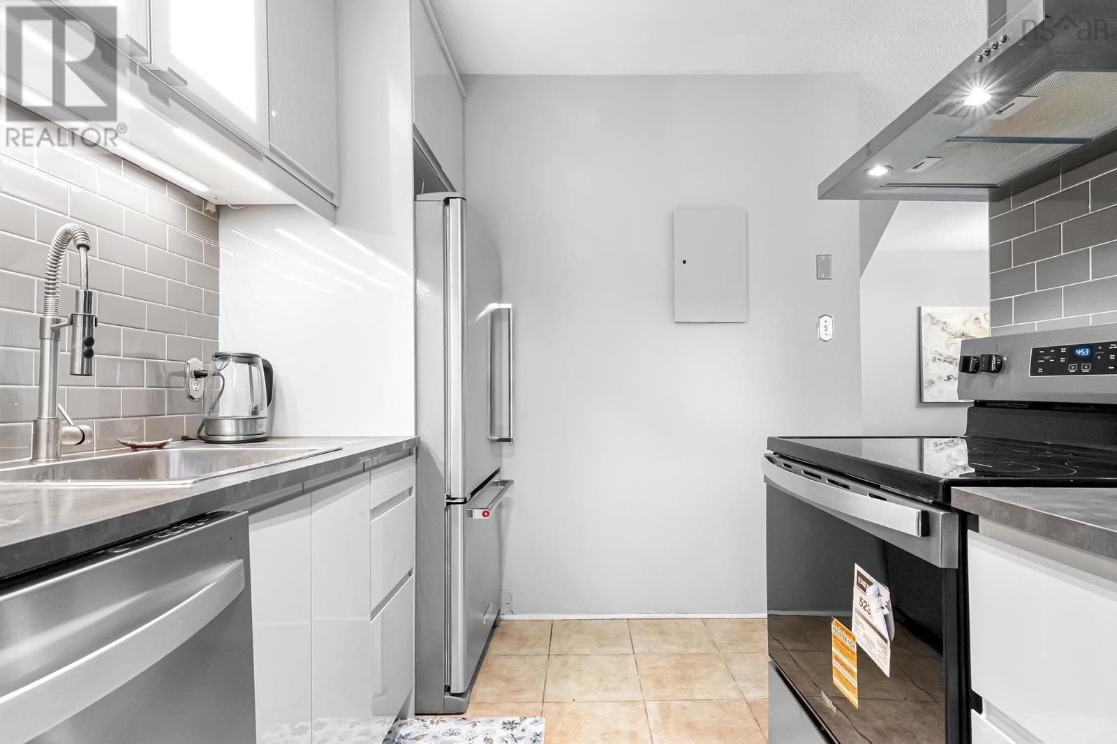 Property 12 of 38 of 104 158 Farnham Gate Road