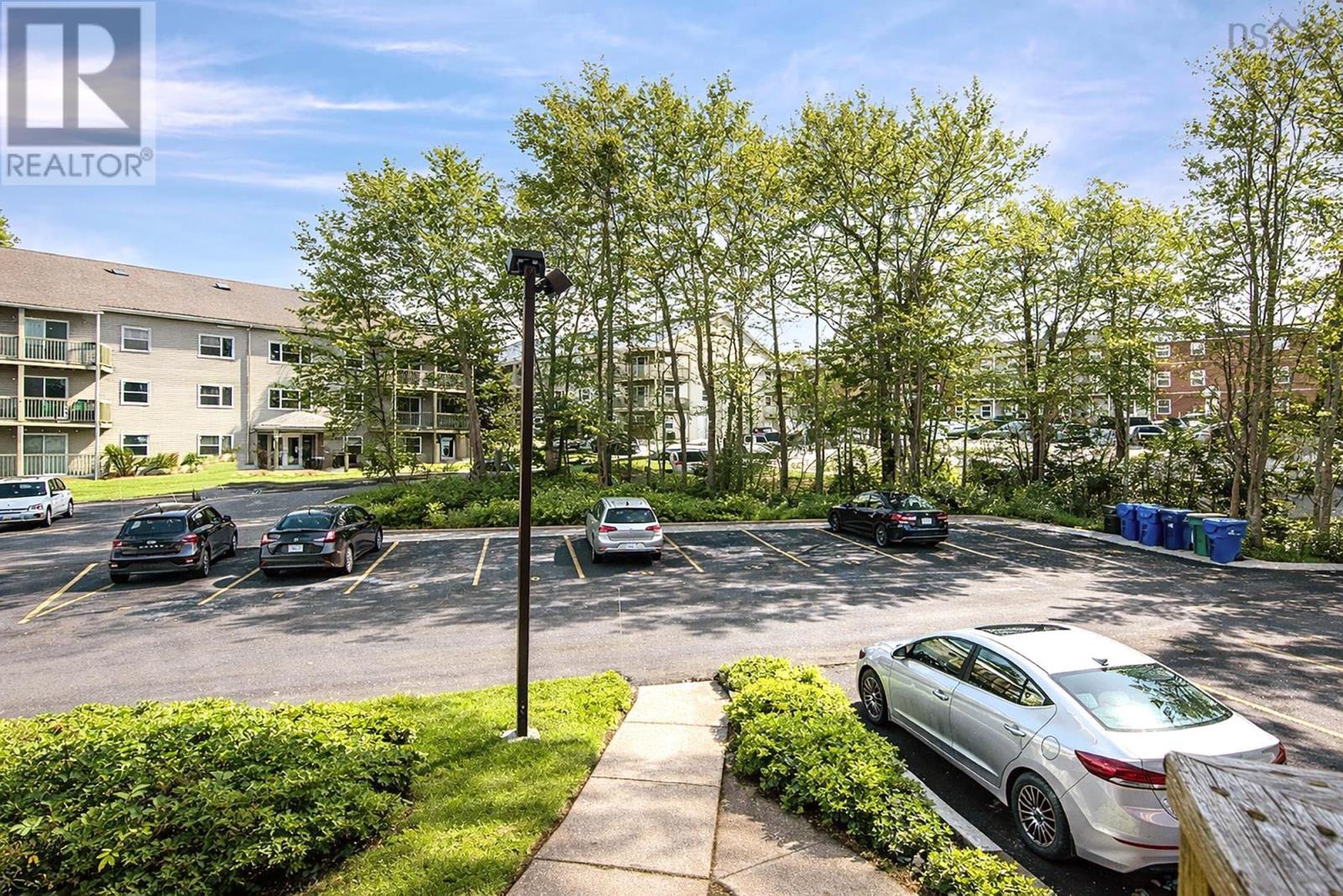 Property 35 of 38 of 104 158 Farnham Gate Road