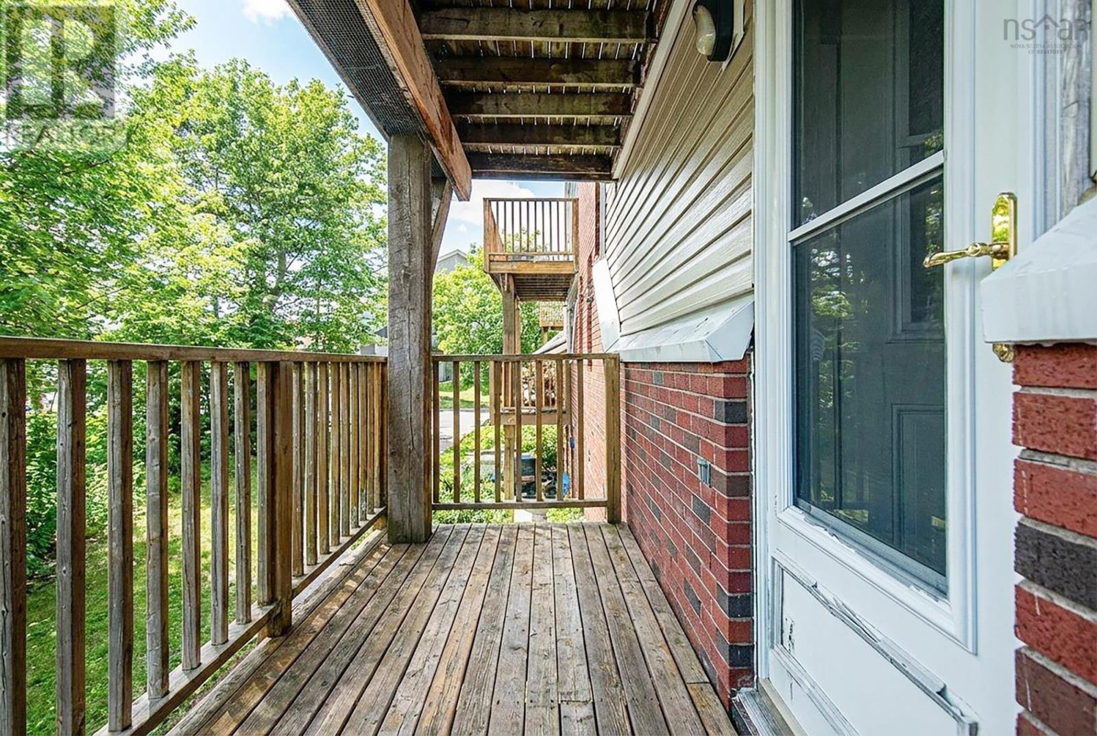 Property 34 of 38 of 104 158 Farnham Gate Road