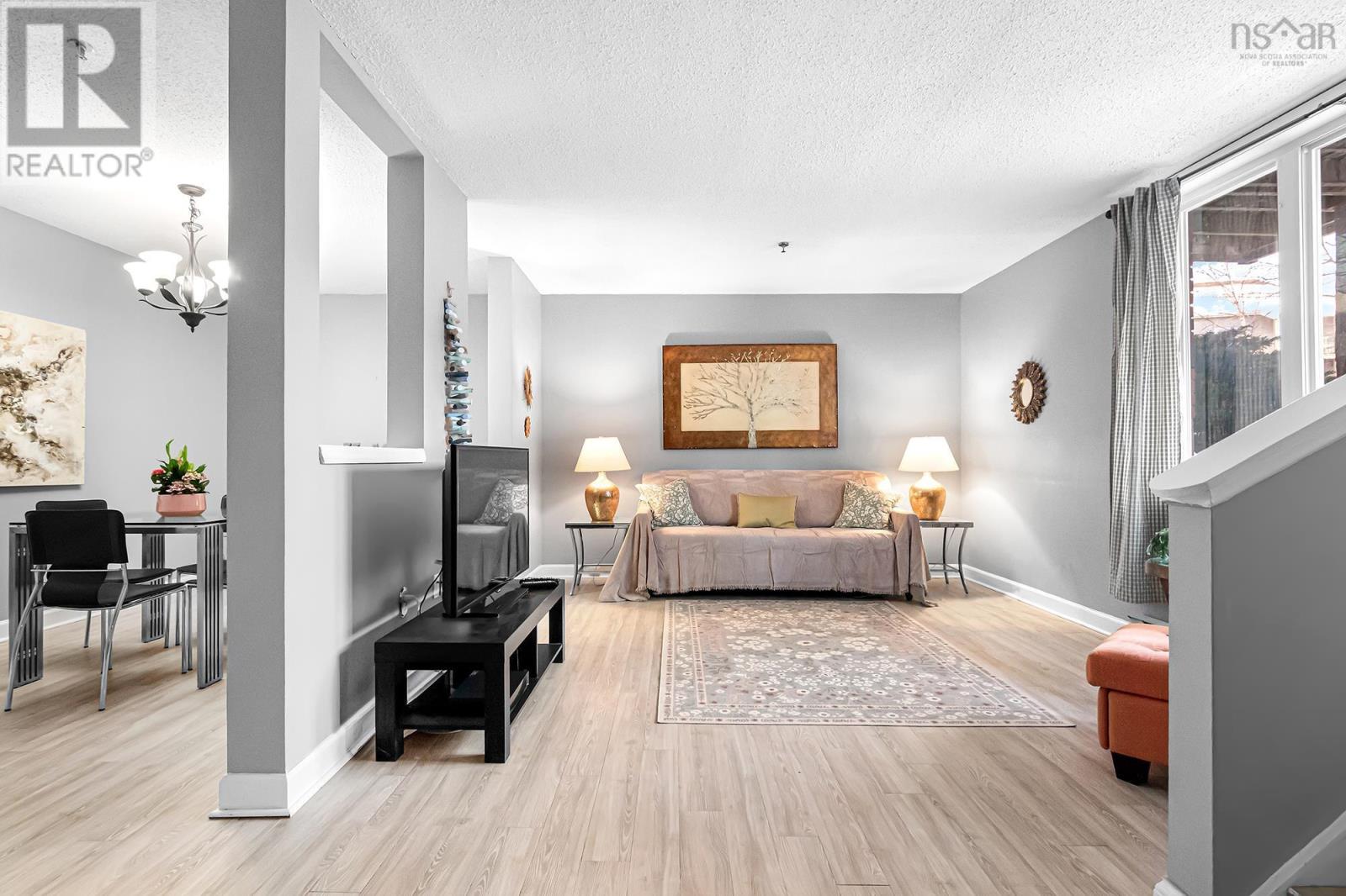 Property 8 of 38 of 104 158 Farnham Gate Road