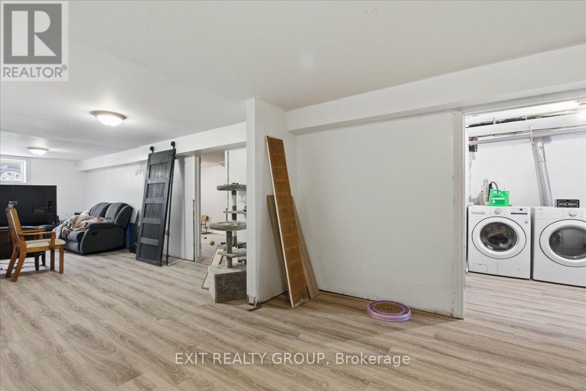 16 CATHERINE STREET - 16