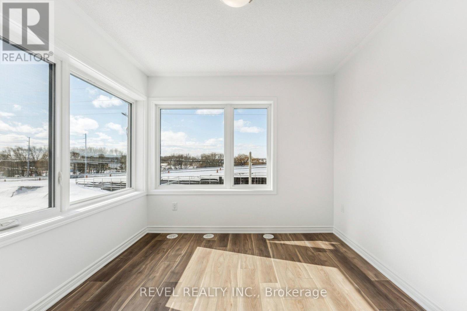 4 STURGEON ROAD - 25