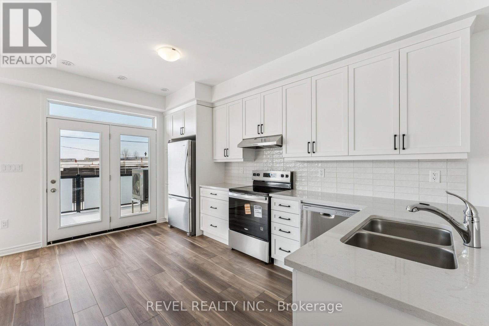 4 STURGEON ROAD - 11