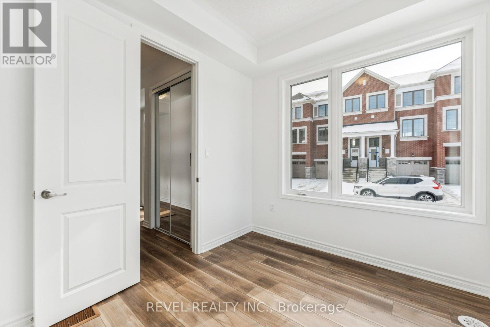 4 STURGEON ROAD - 33