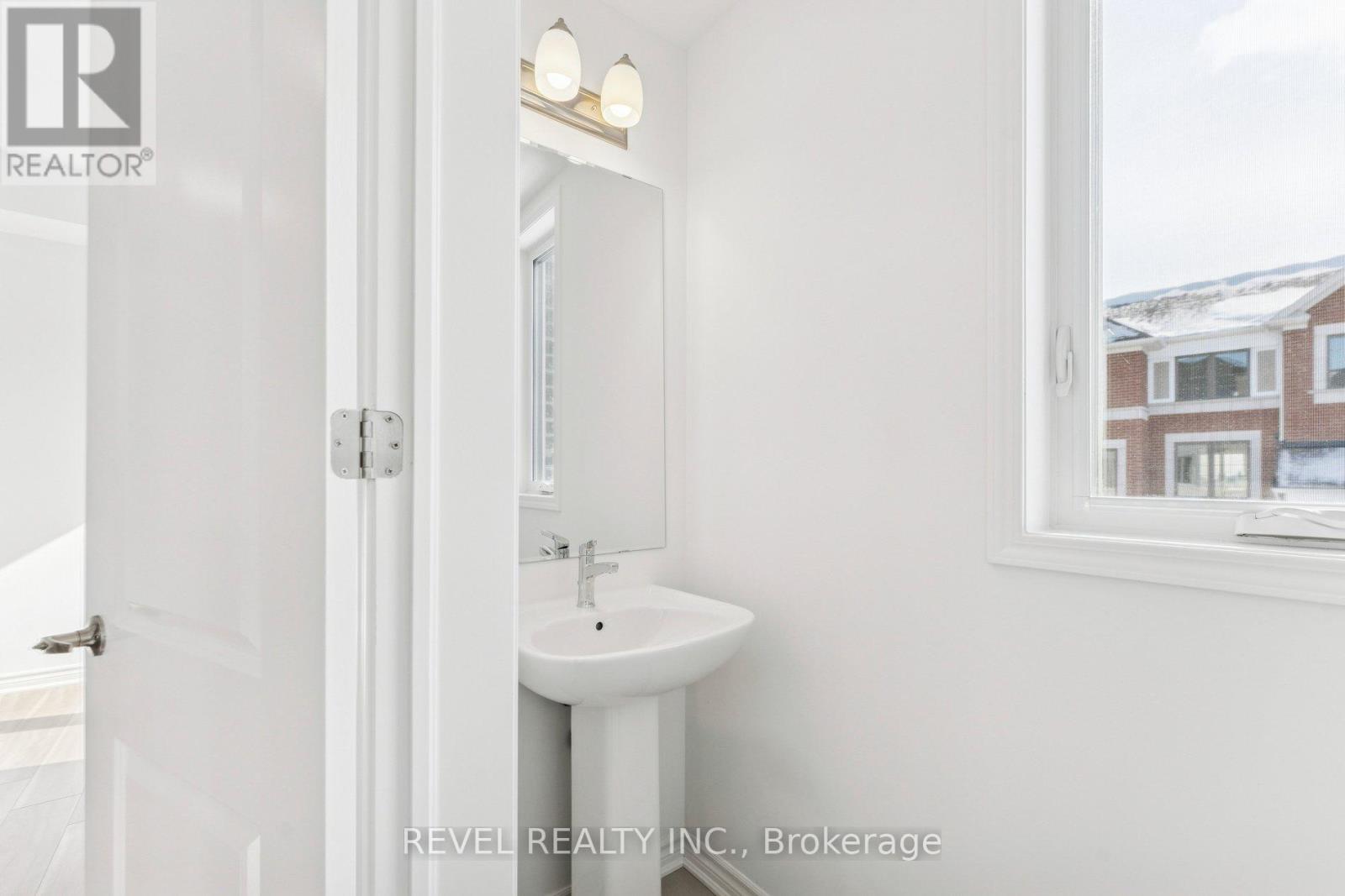 4 STURGEON ROAD - 18