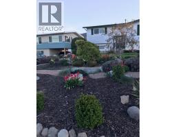 Foyer - 2442 Butt Road, West Kelowna, BC V4T1N7 Photo 14