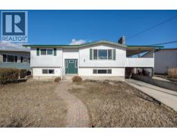 Kitchen - 2442 Butt Road, West Kelowna, BC V4T1N7 Photo 6