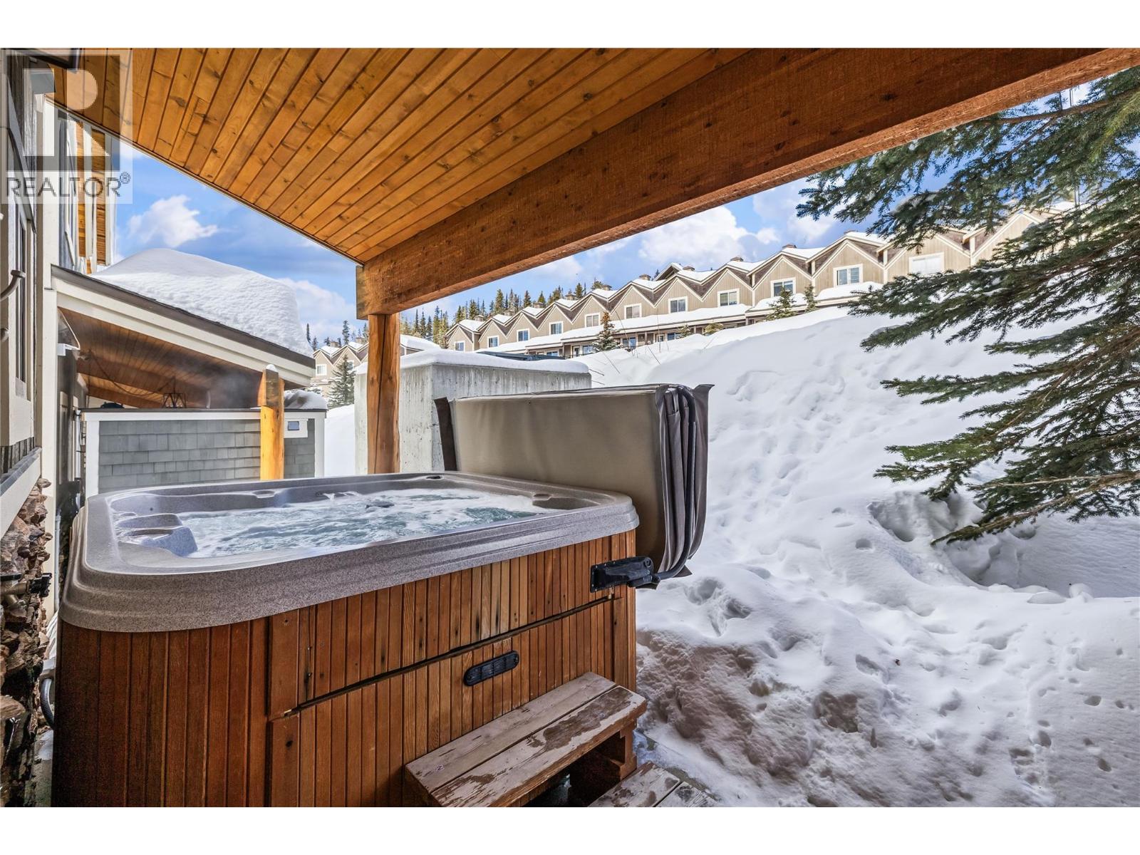 5015 Snowbird Way Unit# 24, Big White