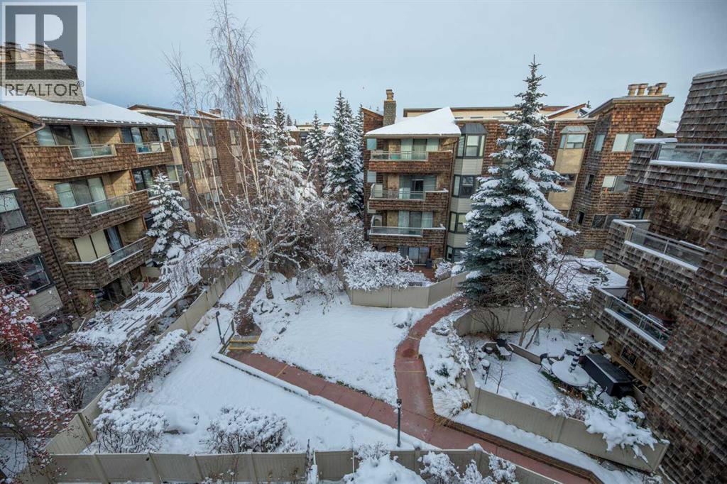 Single Family House for Sale in    Street NW Varsity Calgary 