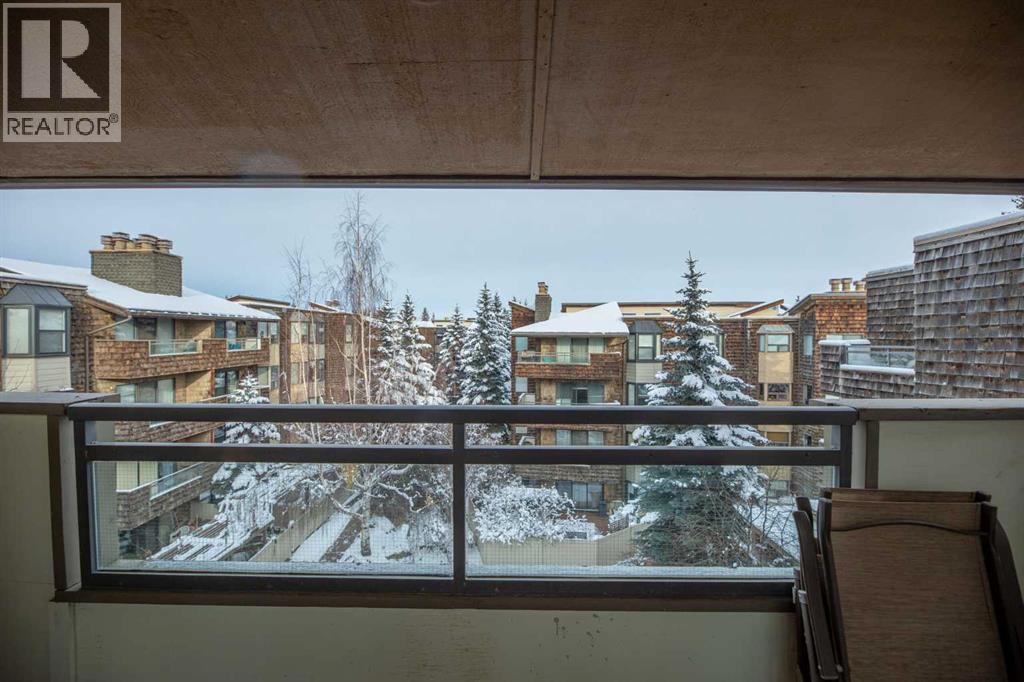 Single Family House for Sale in    Street NW Varsity Calgary 