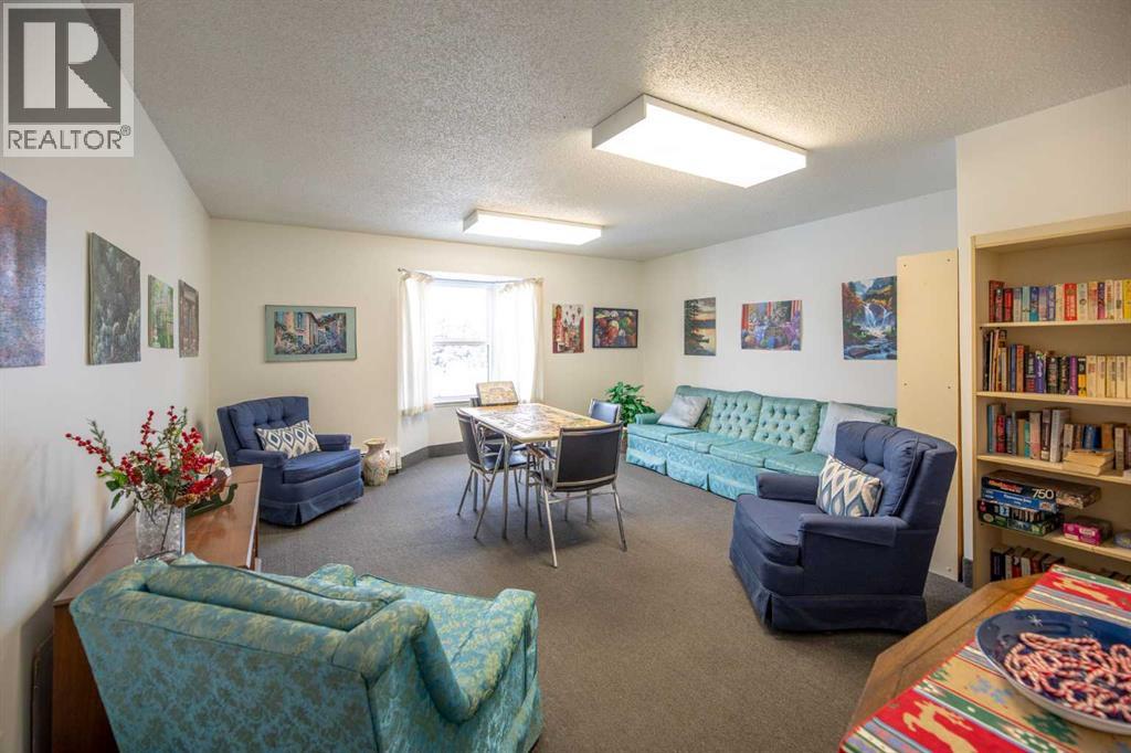 Single Family House for Sale in    Street NW Varsity Calgary 