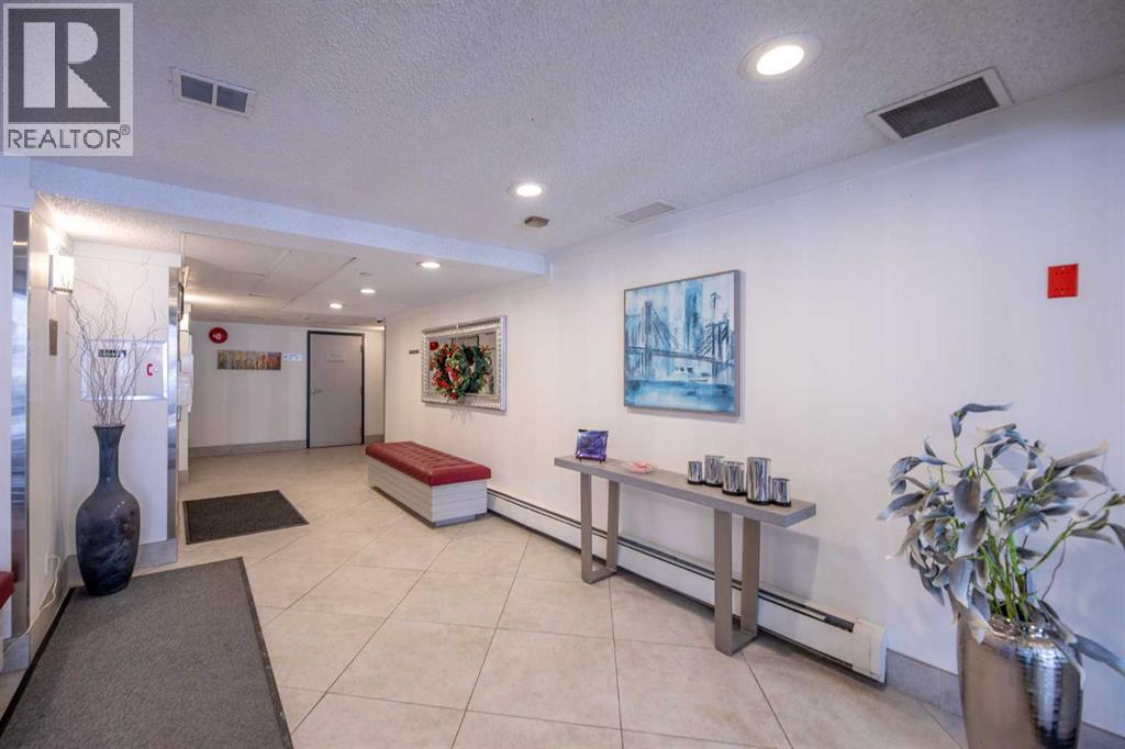 Single Family House for Sale in    Street NW Varsity Calgary 