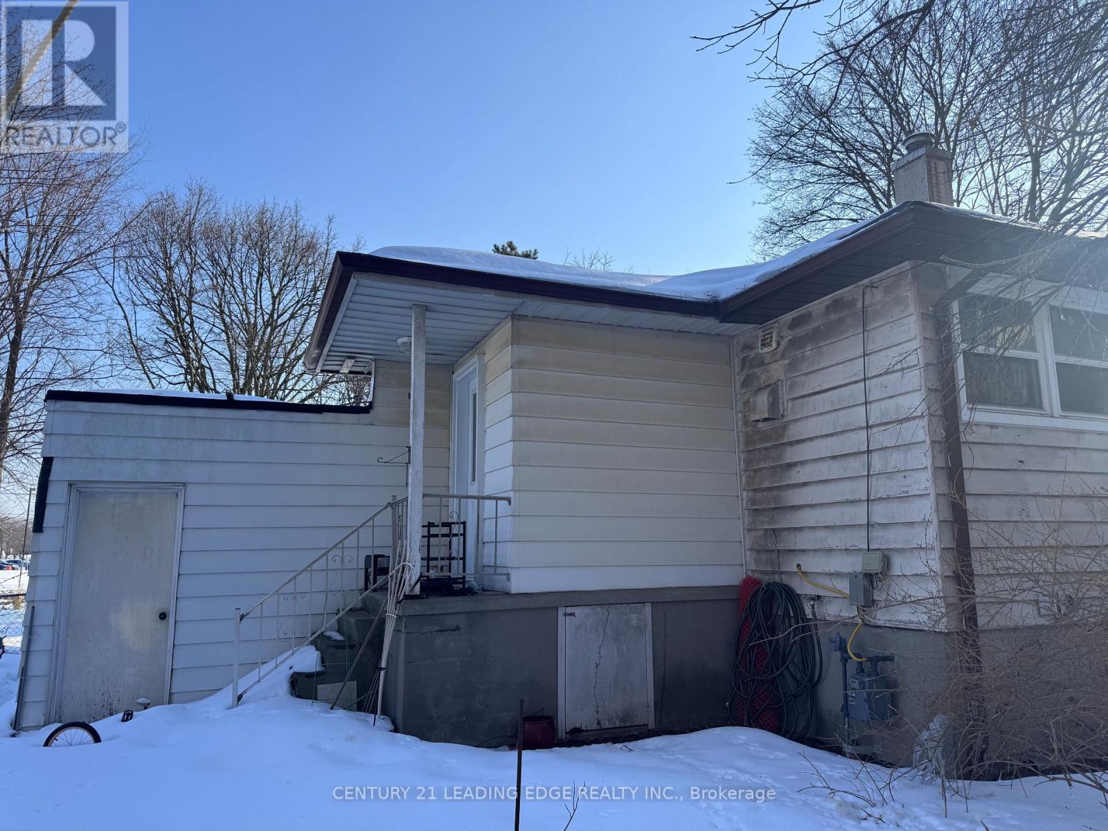 150 DONCASTER AVENUE - 7