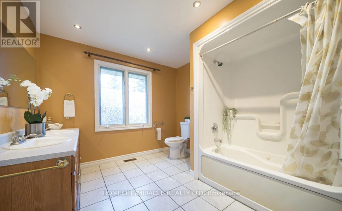 385 MOUNT PLEASANT ROAD - 19