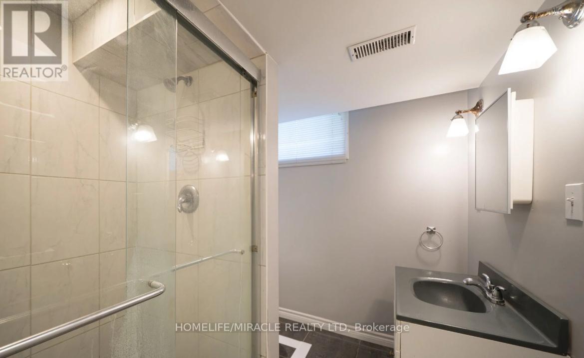 385 MOUNT PLEASANT ROAD - 23