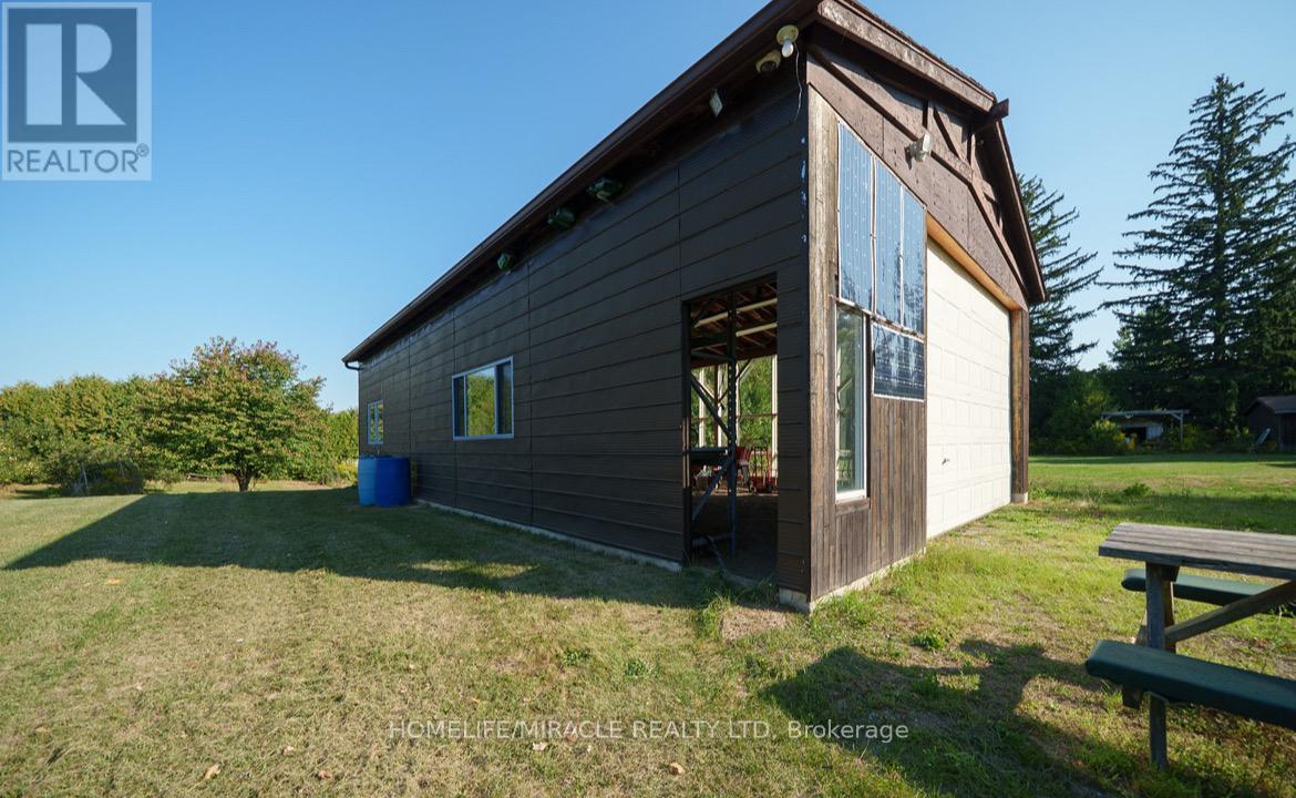 385 MOUNT PLEASANT ROAD - 34