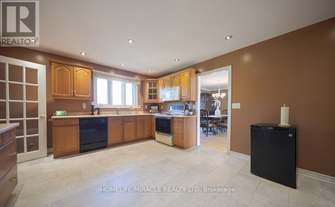 385 MOUNT PLEASANT ROAD - 20