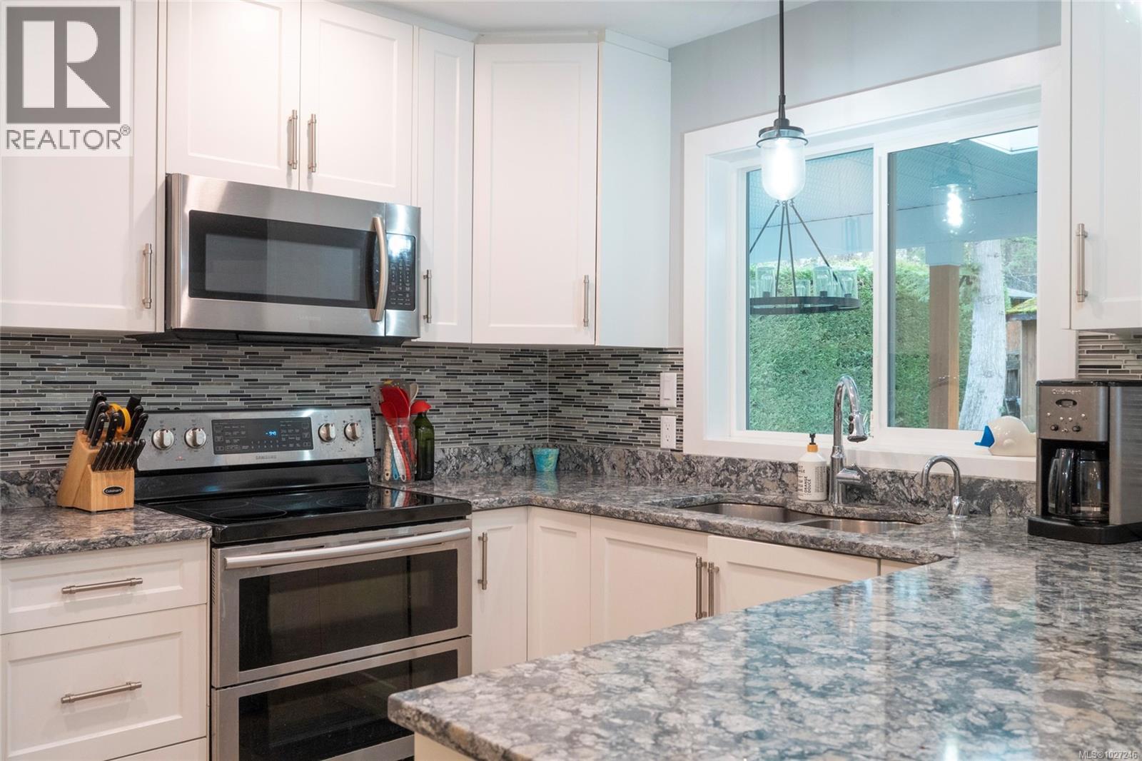 1018 Elstree Close, Central Saanich