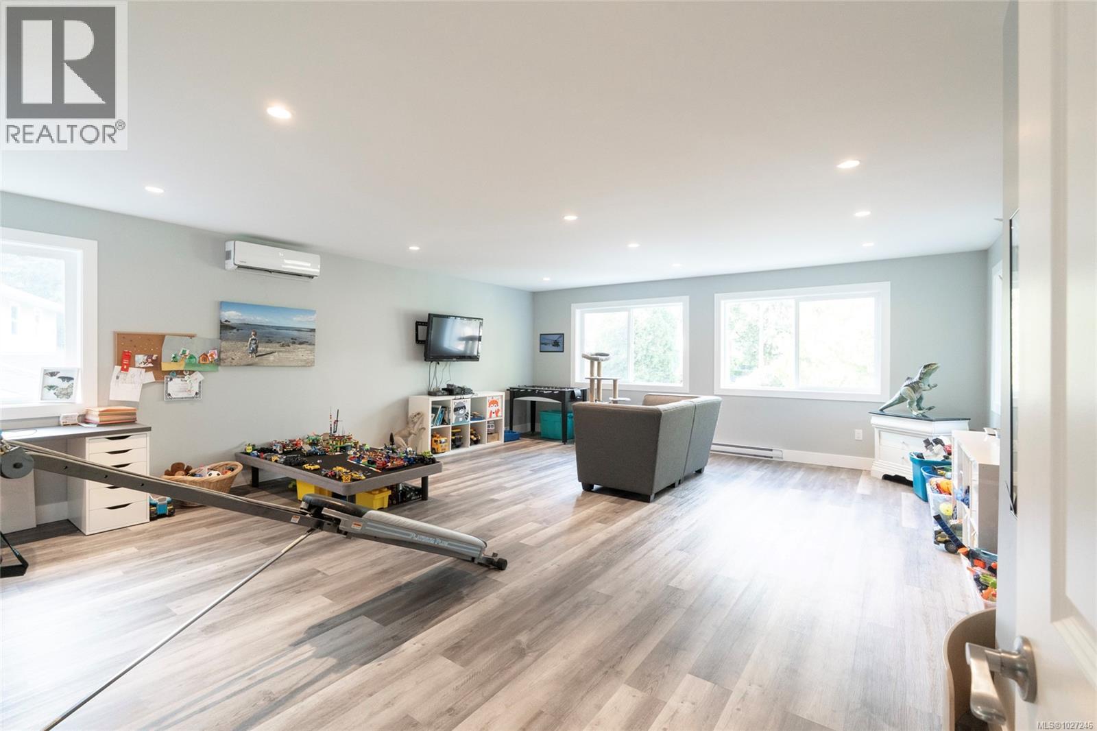 1018 Elstree Close, Central Saanich