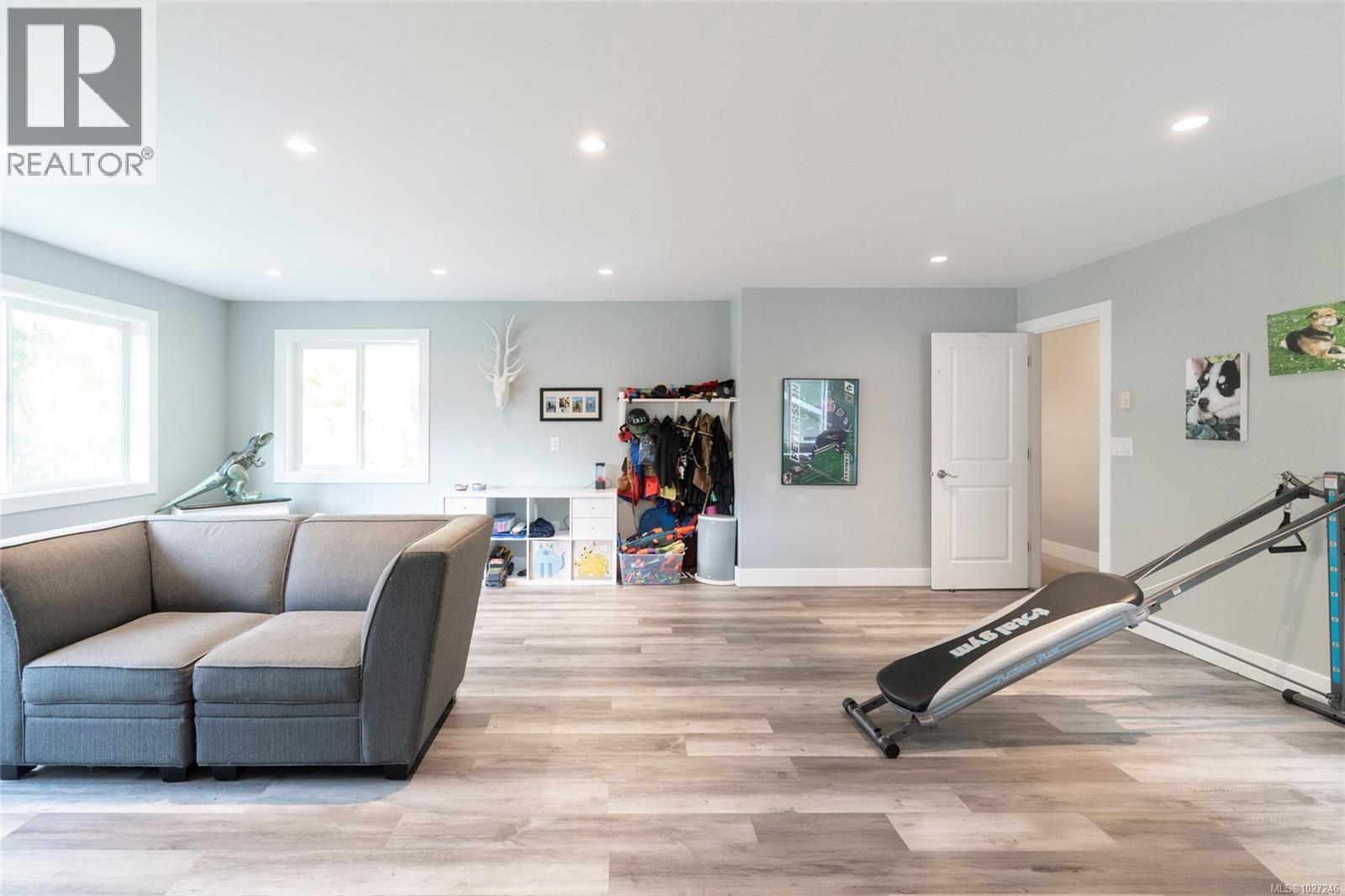 1018 Elstree Close, Central Saanich