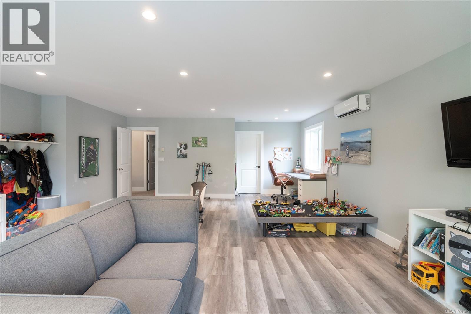 1018 Elstree Close, Central Saanich