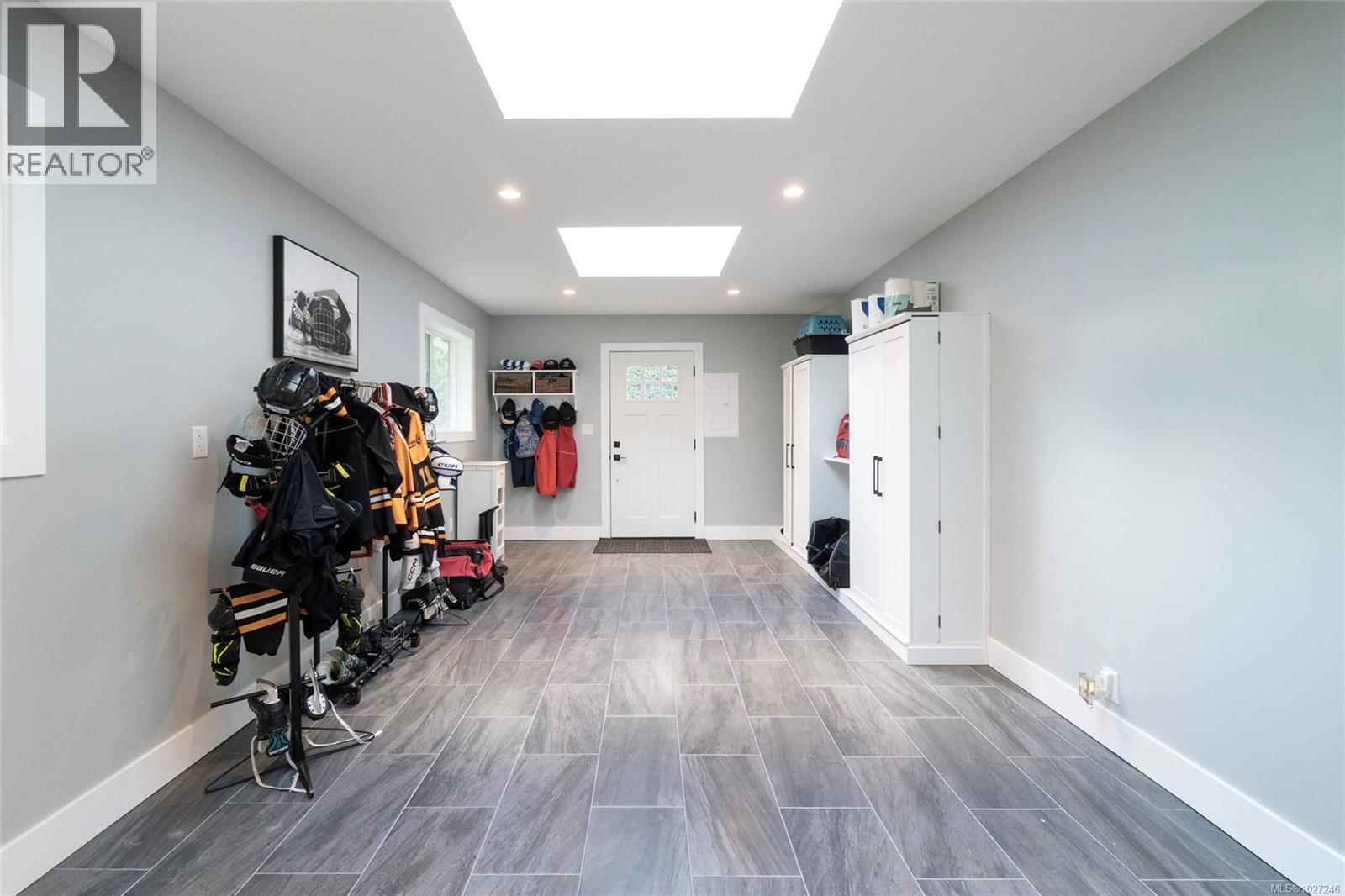 1018 Elstree Close, Central Saanich