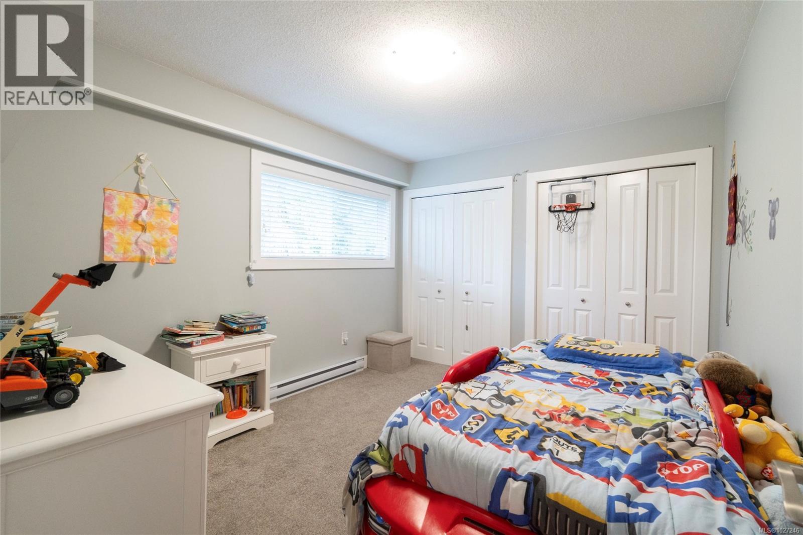 1018 Elstree Close, Central Saanich