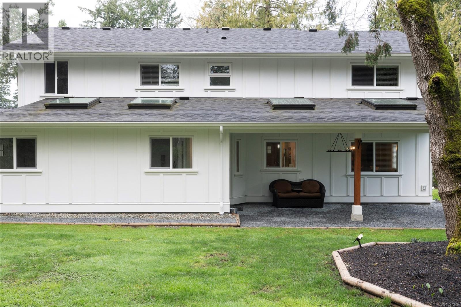 1018 Elstree Close, Central Saanich