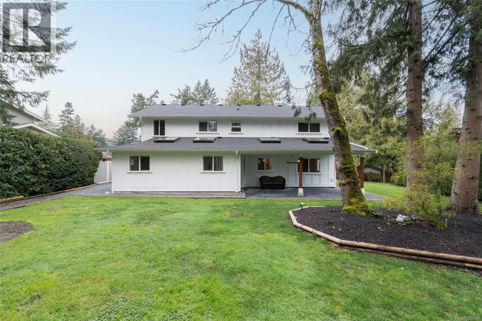 1018 Elstree Close, Central Saanich