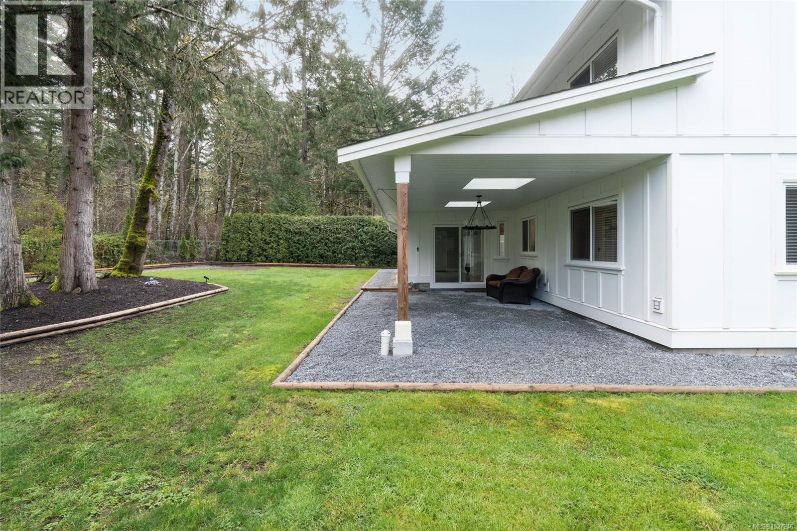 1018 Elstree Close, Central Saanich