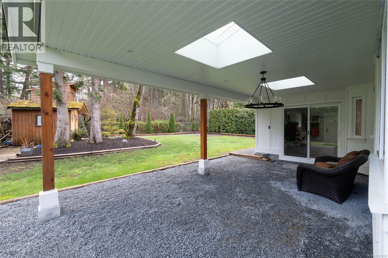 1018 Elstree Close, Central Saanich