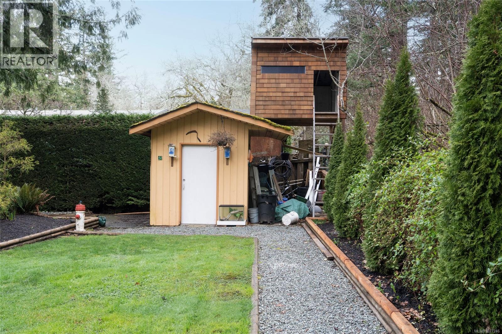 1018 Elstree Close, Central Saanich